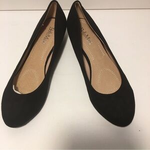 Bella Marie Flats Shoes Size 8 Black Suede